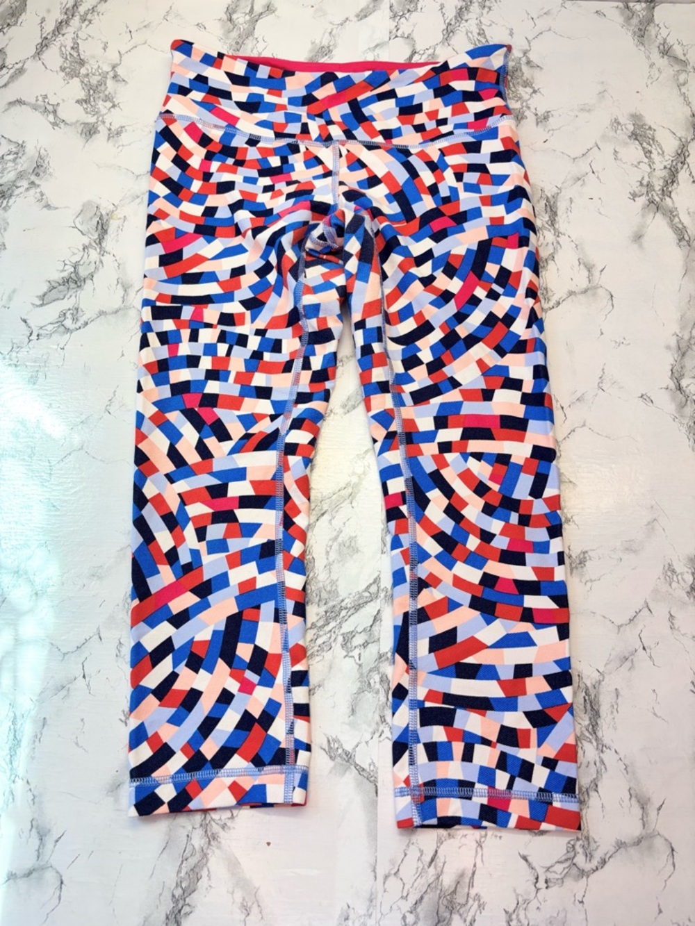 Lululemon Wunder Under Crop III Capoeira Mosaic Geometric Crop Leggings
Medium